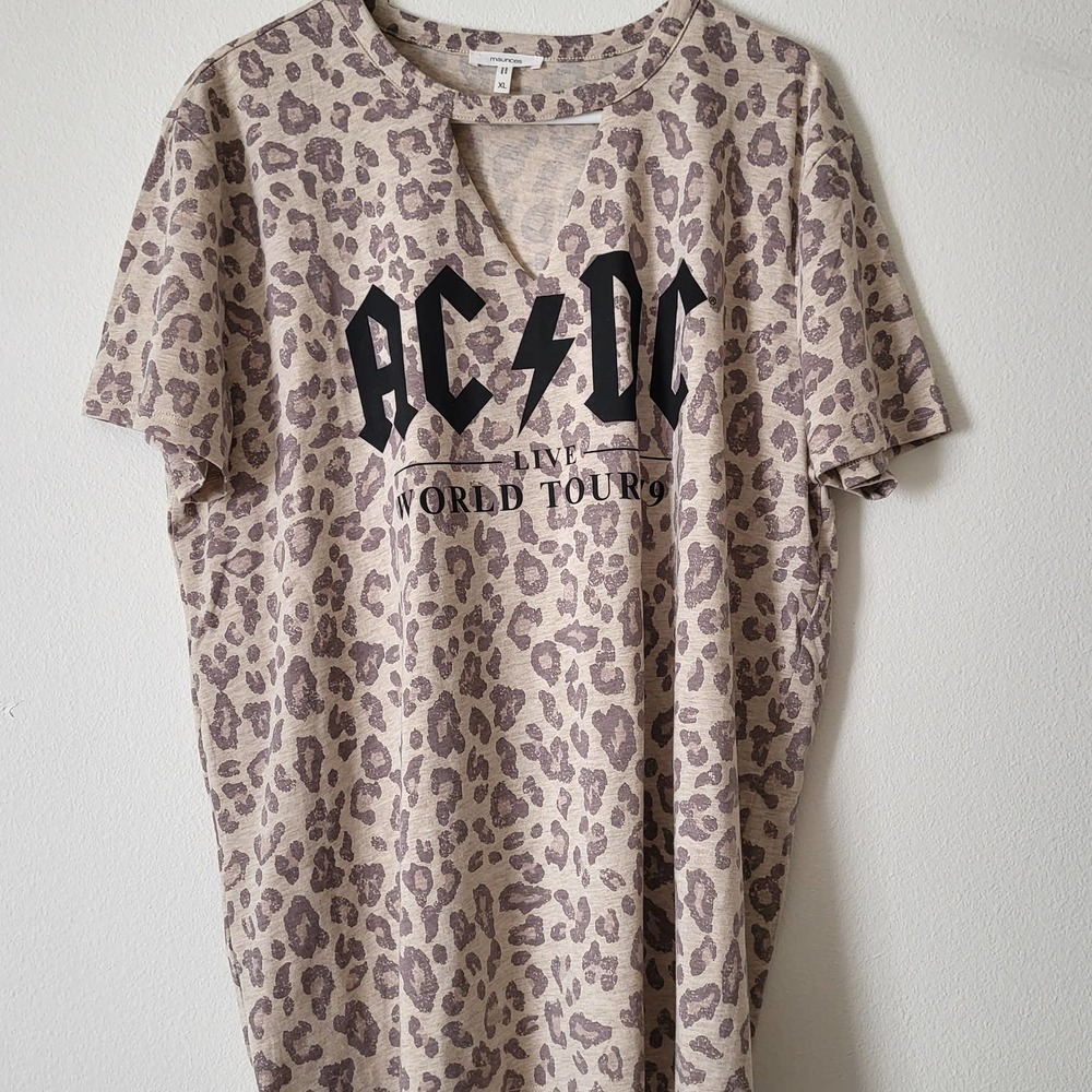 ACDC Live Tour 79 T Shirt Women's V Neck New Maurices